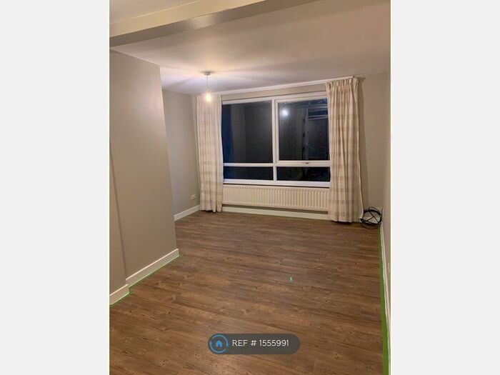 2 Bedroom Flat To Rent In Farleigh Court, South Croydon, CR2