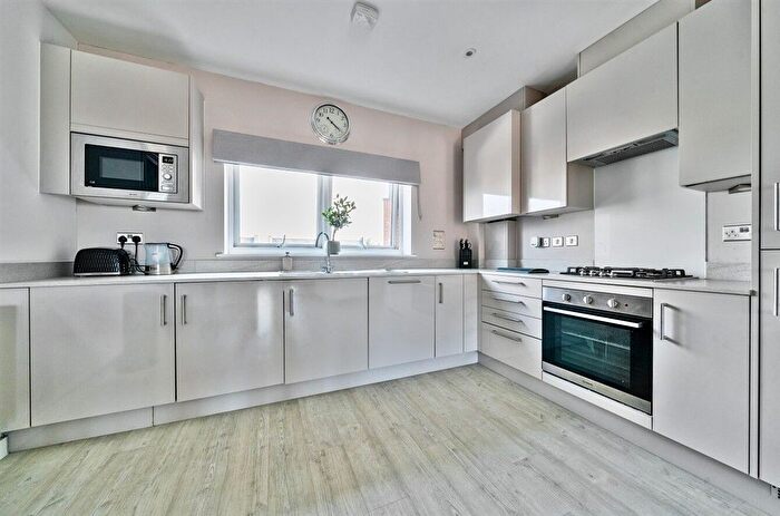 2 Bedroom Flat For Sale In Clarence Road, Herne Bay, Kent, CT6