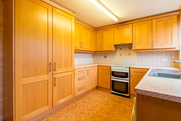 2 Bedroom Maisonette For Sale In Borehamwood, Hertfordshire, WD6