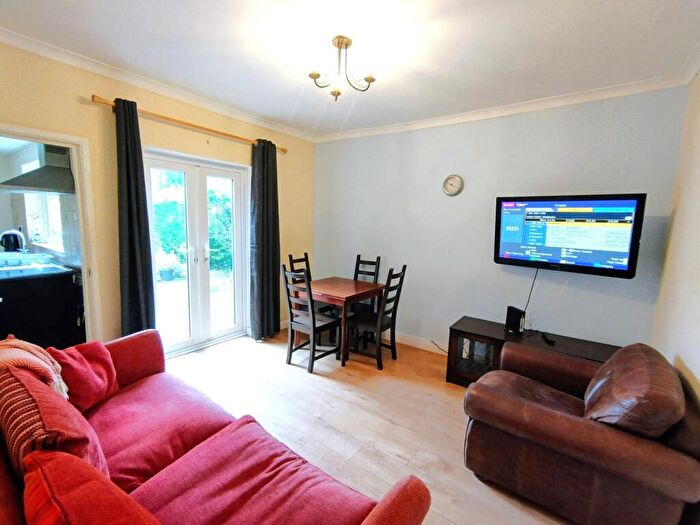 4 Bedroom House To Rent In Mona Street, Nottingham, NG9