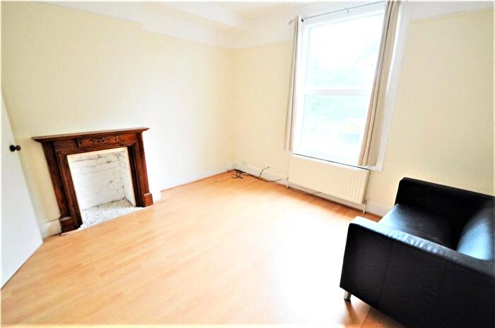 1 Bedroom Apartment To Rent In Moreton Road, South Croydon, Surrey, CR2