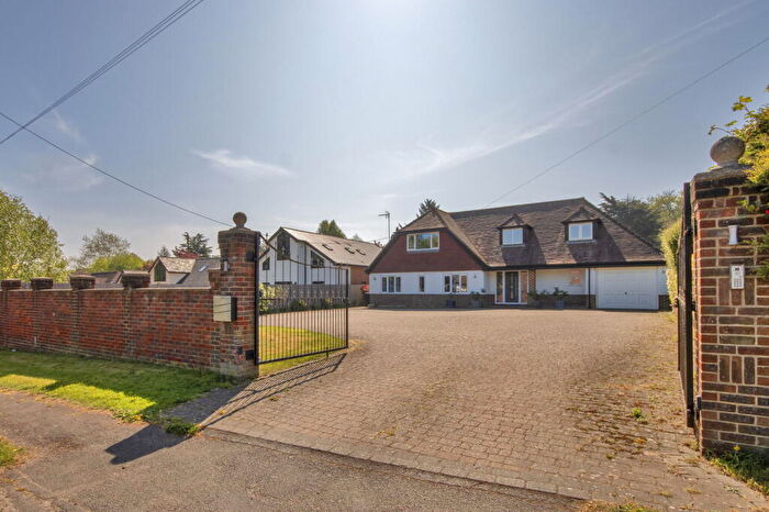 4 Bedroom Detached House For Sale In London Road, Addington, West Malling, ME19