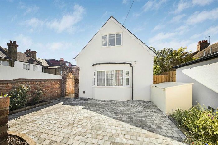 3 Bedroom Property To Rent In Norlington Road, London, E10