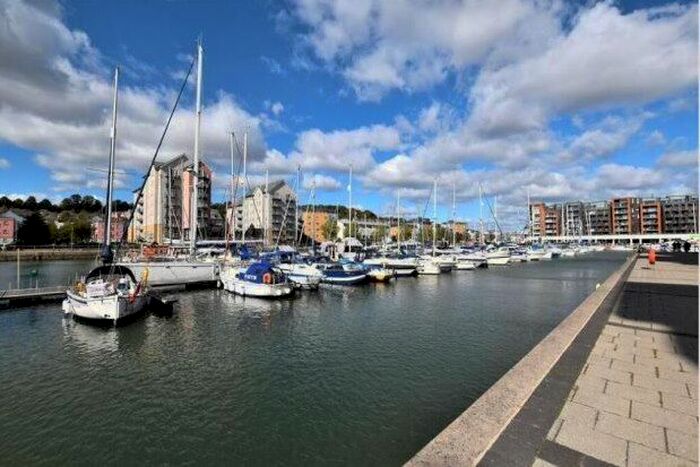 2 Bedroom Flat To Rent In Mizzen Court, Bristol, BS20