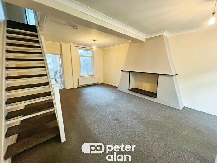 2 Bedroom Property To Rent In Charles Street, Neath, SA11