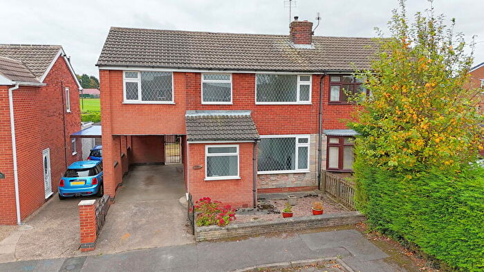 4 Bedroom Semi-Detached House For Sale In Bramlyn Close, Clowne, Chesterfield, S43