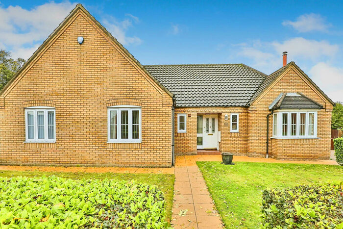 3 Bedroom Detached Bungalow For Sale In Dereham Road, Easton, Norwich, NR9