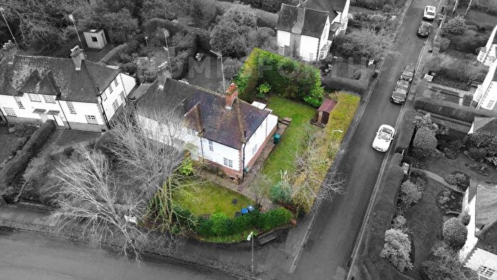 3 Bedroom Terraced House For Sale In Oakwood Road, Hampstead Garden Suburb, NW11