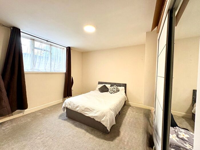 1 Bedroom Flat To Rent In Park Hill, Bromley, BR1