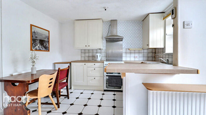 2 Bedroom Terraced House For Sale In Stonechat Square, London, E6