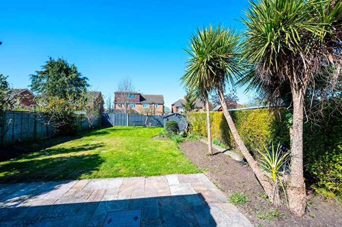 3 Bedroom Bungalow To Rent In Christmas Pie Avenue, Wanborough, Guildford, GU3