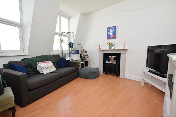 2 Bedroom Flat To Rent In Hartfield Road, Central Wimbledon, SW19