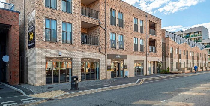 2 Bedroom Flat To Rent In Blyth Road, Hayes, UB3