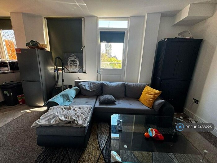 2 Bedroom Flat To Rent In Windsor Road, Slough, SL1