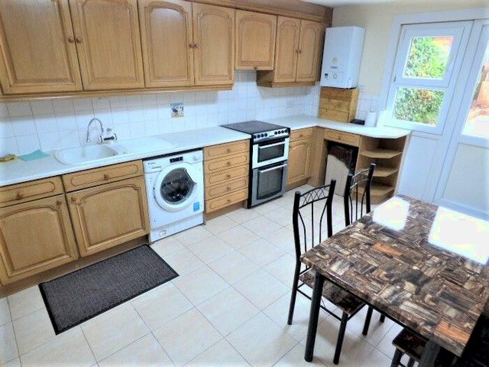 4 Bedroom Town House To Rent In Skelley Road, London, E15