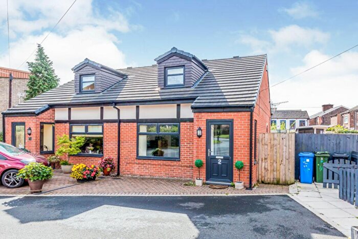 2 Bedroom Semi-Detached Bungalow To Rent In Richmond Street, Audenshaw, M34