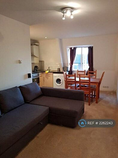 1 Bedroom Flat To Rent In Herne Hill Road, London, SE24