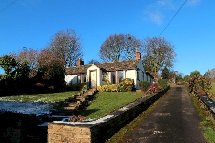4 Bedroom Bungalow To Rent In Dawson Lane, Tong, Bradford, West Yorkshire, Uk, BD4