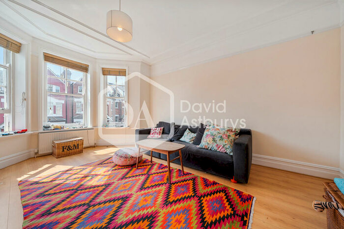 3 Bedroom Apartment To Rent In Jacksons Lane, Highgate, London, N6