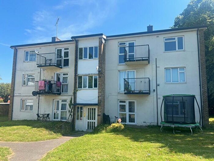 2 Bedroom Apartment To Rent In Days Mead, Hatfield, AL10