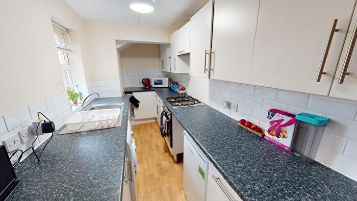 3 Bedroom Terraced House To Rent In Charles St West | Student House | /, LN1