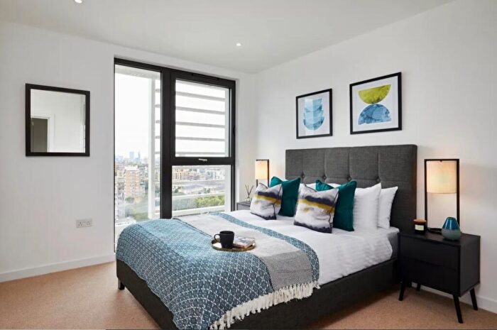 1 Bedroom Flat To Rent In The Highline, Radial Avenue, E14