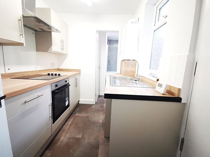 2 Bedroom Flat To Rent In Bensham Crescent, Gateshead, NE8