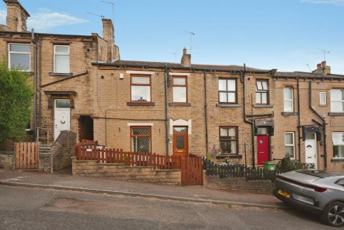 2 Bedroom Terraced House For Sale In Richardson Street, Oakenshaw, Bradford, BD12