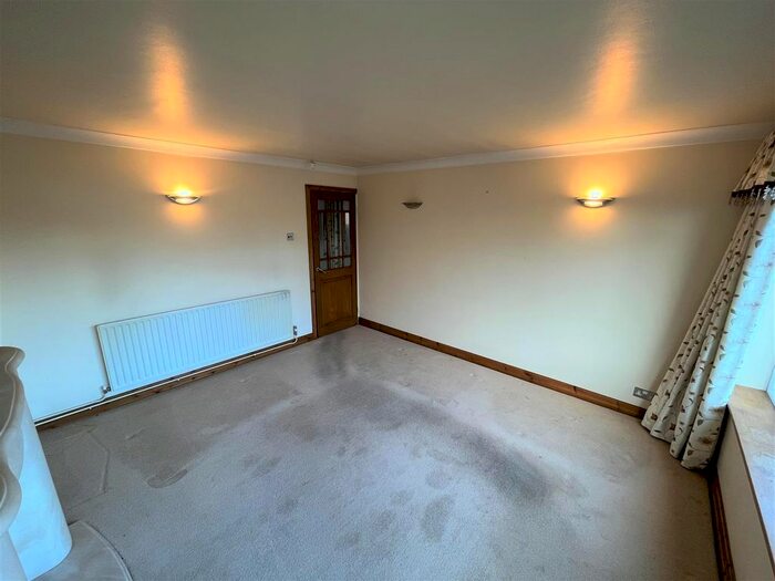 3 Bedroom Detached House For Sale In Dale Close, Baldwins Gate, Newcastle-Under-Lyme, ST5