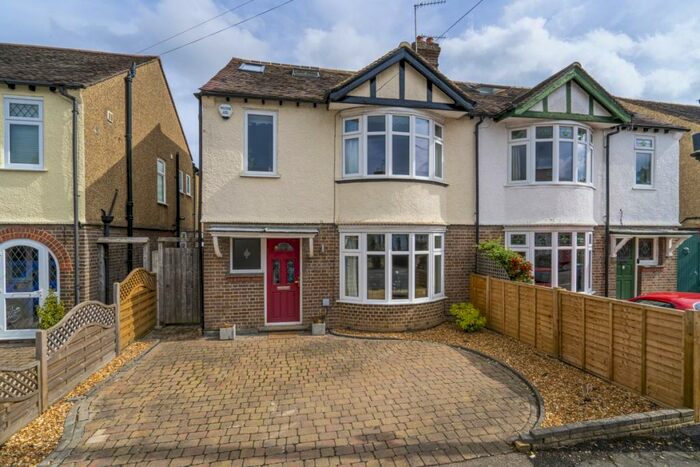 4 Bedroom Semi-Detached House To Rent In Overstone Road Harpenden, AL5