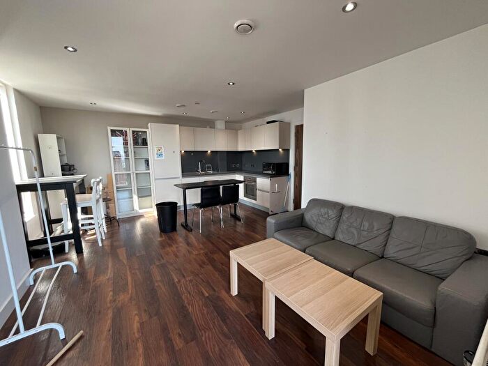 2 Bedroom Flat To Rent In Cambridge Street, Manchester, M1