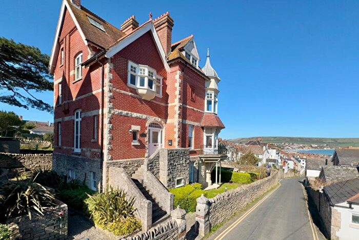 2 Bedroom Flat For Sale In Taunton Road, Swanage, BH19