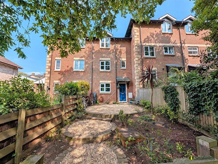 4 Bedroom Terraced House For Sale In East Hill Road, Ryde, PO33