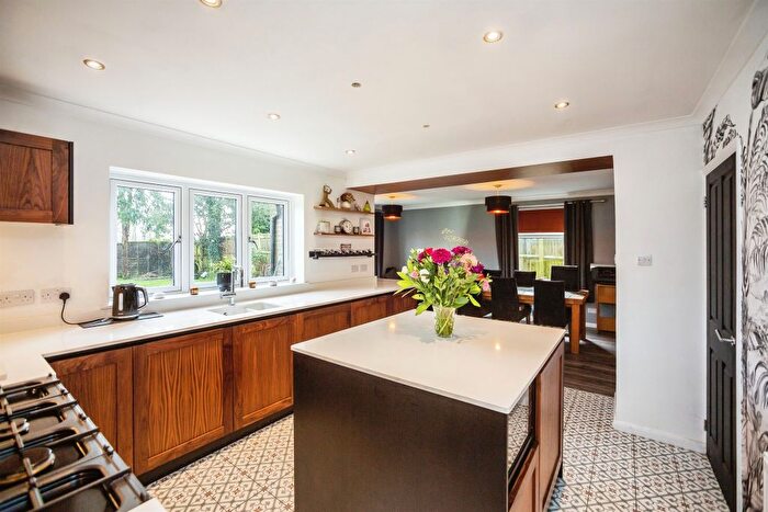 4 Bedroom Detached House For Sale In Upper Street, Leeds, Maidstone, ME17