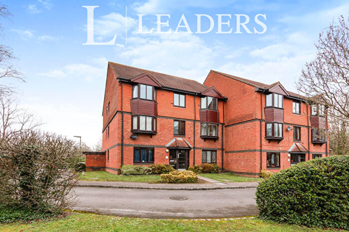 2 Bedroom Flat To Rent In Foxhills, Woking, GU21