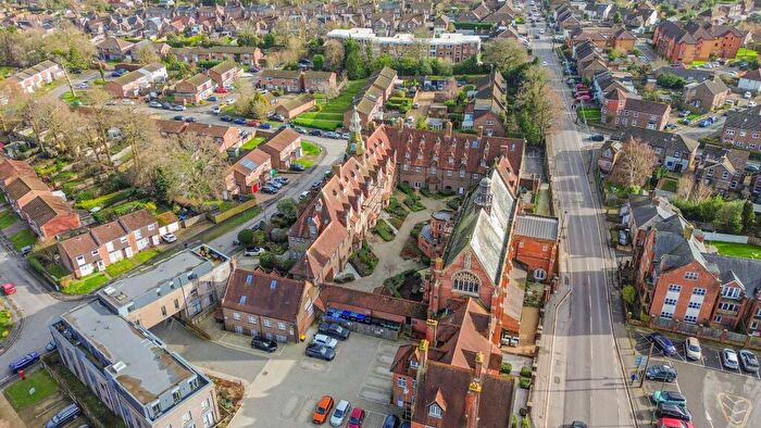 1 Bedroom Flat For Sale In Syresham Gardens, The Priory Syresham Gardens, RH16