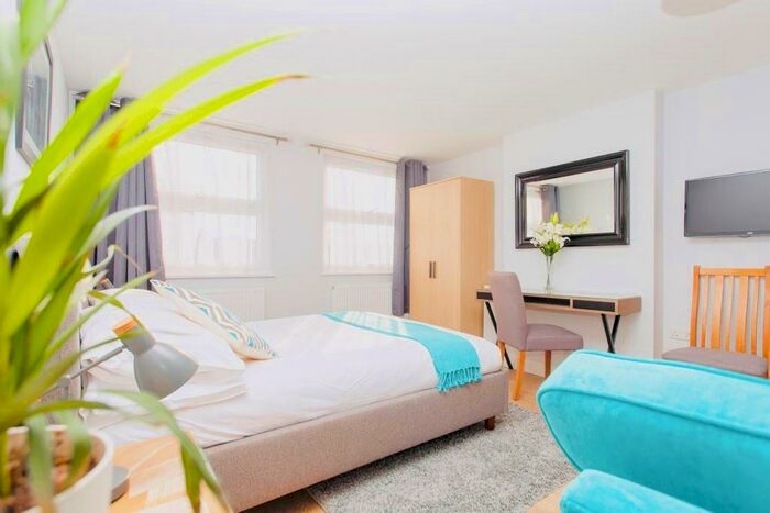 Studio To Rent In Clova Road, E7