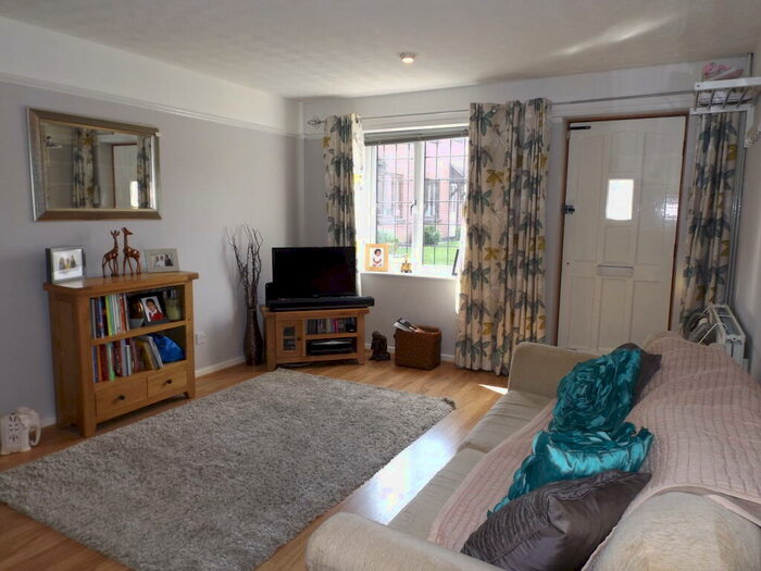 2 Bedroom Semi-Detached House To Rent In Courtney Close, Wollaton, NG8