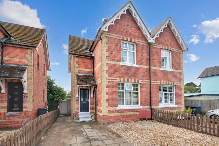 3 Bedroom Semi-Detached House For Sale In North End, East Grinstead, RH19