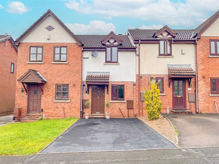 2 Bedroom Town House To Rent In Hemlock Road, Meir Hay, Stoke-On-Trent, ST3