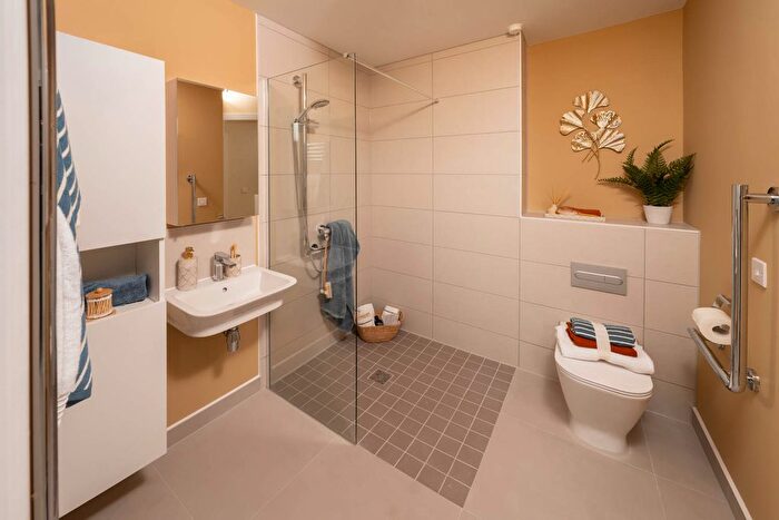 1 Bedroom Flat To Rent In Dartmouth, TQ6