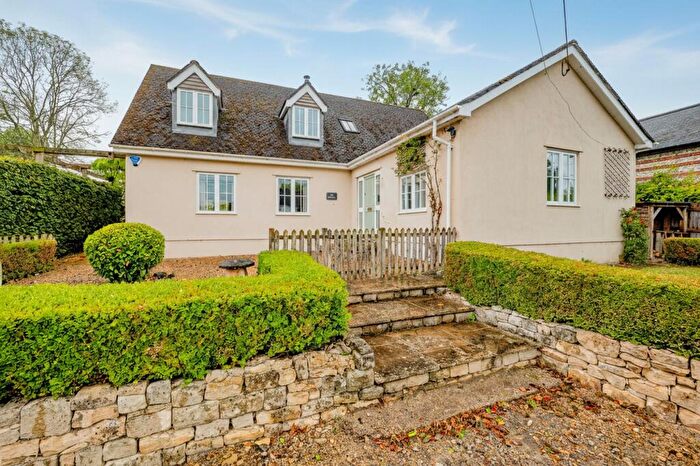 4 Bedroom Detached House For Sale In Burcombe Lane, Burcombe, SP2