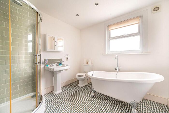 4 Bedroom Terraced House For Sale In Morley Road, Stratford, London, E15