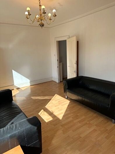 2 Bedroom Flat To Rent In Victoria Road, London, NW4