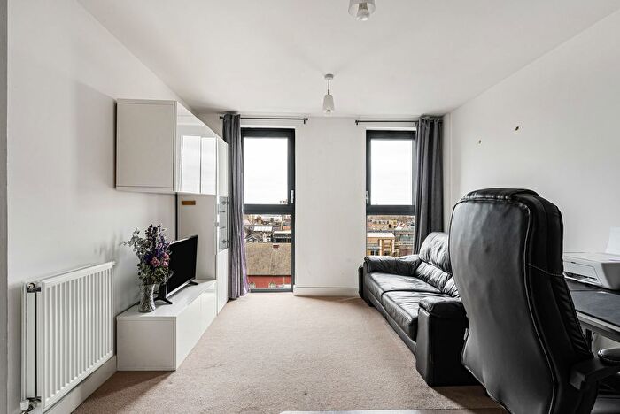 1 Bedroom Flat For Sale In Dalston Square, London, E8