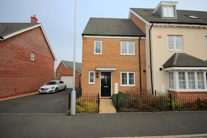 3 Bedroom End Of Terrace House To Rent In Shackleton Gardens, Flitwick MK45