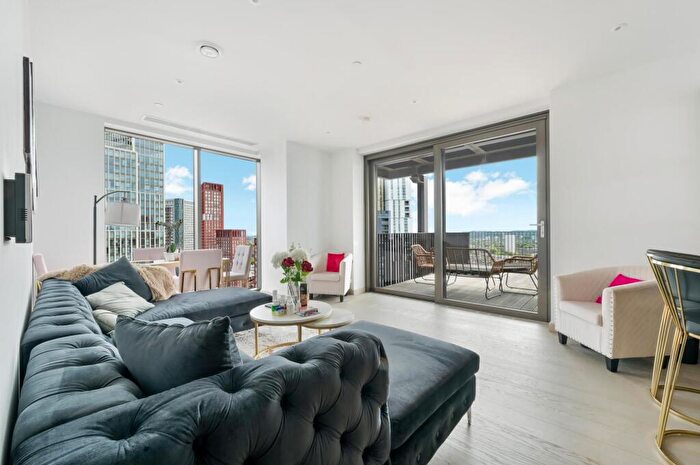 2 Bedroom Apartment To Rent In Legacy Building, Embasy Gardens, London, SW11