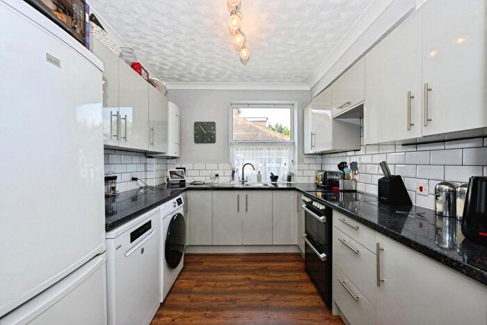 4 Bedroom Bungalow For Sale In Orchard Close, Fetcham, Leatherhead, Surrey, KT22