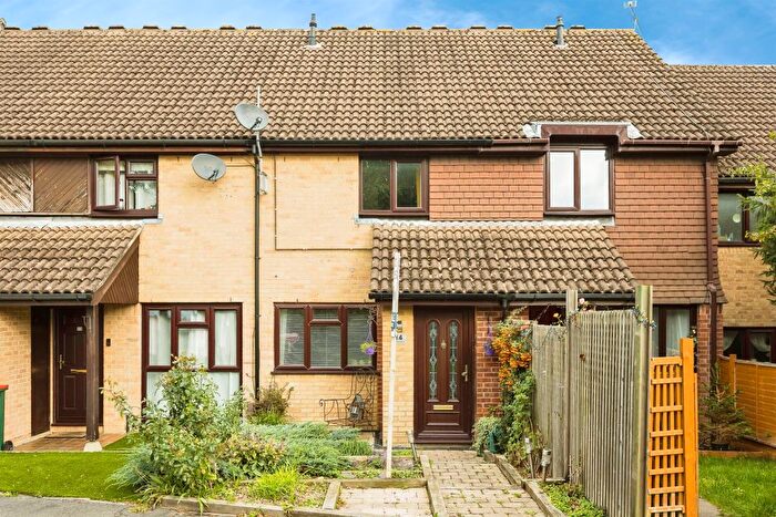 2 Bedroom Terraced House For Sale In Lancelot Close, Ifield, Crawley, RH11
