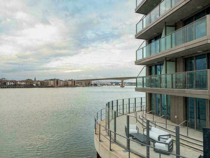 2 Bedroom Apartment To Rent In Vantage Tower, Centenary Plaza, SO19